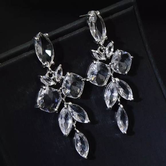 Anthro Crystal Large Long Leafs Shaped Dangle Drop Earrings Clear - Picture 1 of 5